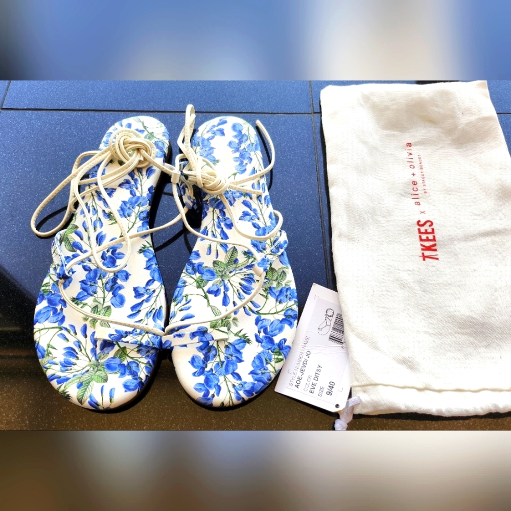 The Alice and Olivia EVE DITSY Strappy Sandals 9/40 & SHOE BAG!